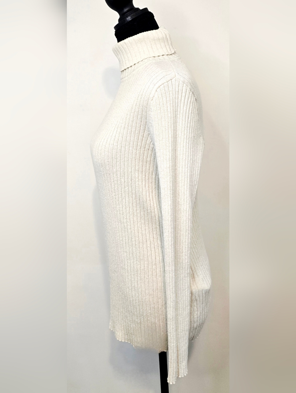 Chico’s Cream Ribbed Turtleneck Sweater Metallic Shimmer Knit Size 1 (M) - Picture 10 of 12
